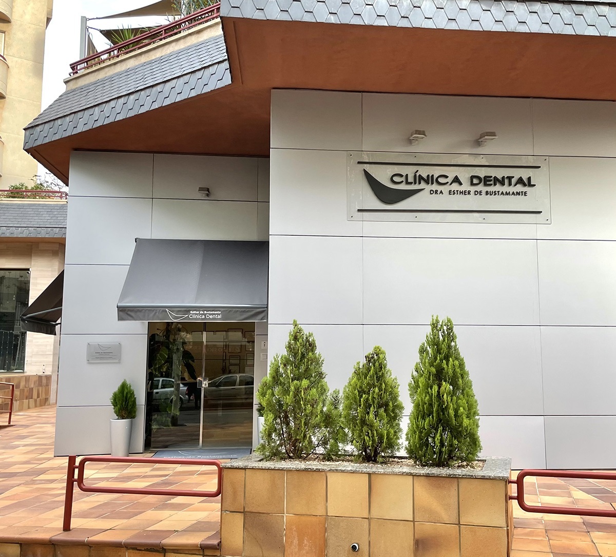 Interior de la Clínica Dental Bustamante
